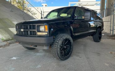 Chevrolet-K2500-suburban-1995