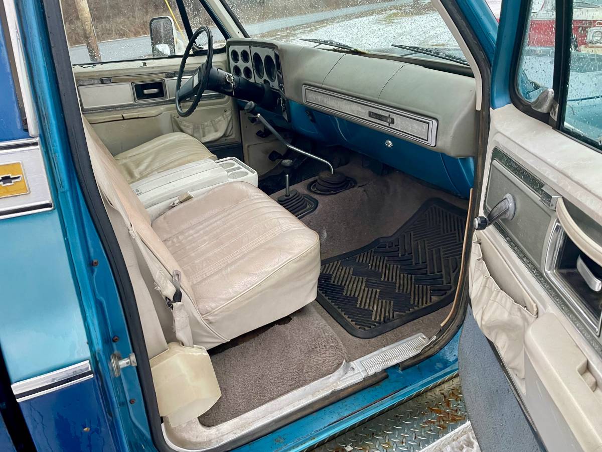 Chevrolet-K30-1979-blue-197949-9