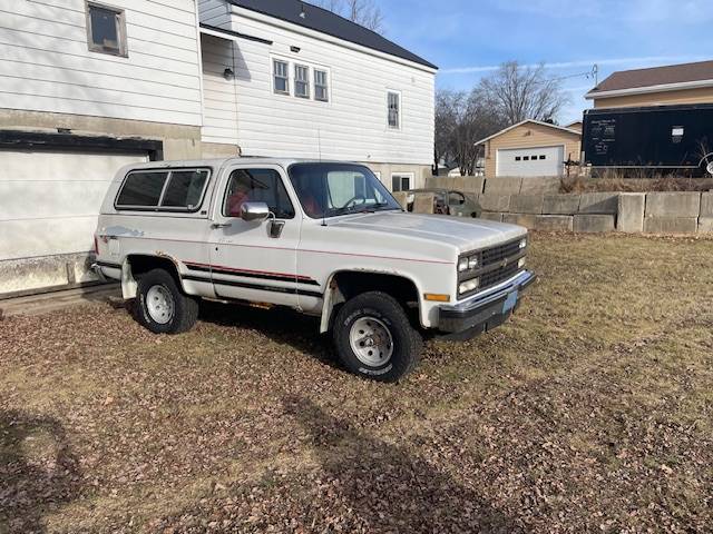 Chevrolet-K5-blazer-1990