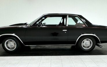 Chevrolet-Malibu-1979-Black-Maroon-158221-1