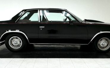 Chevrolet-Malibu-1979-Black-Maroon-158221-5