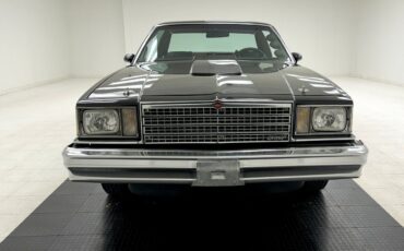 Chevrolet-Malibu-1979-Black-Maroon-158221-7