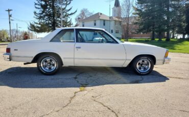 Chevrolet-Malibu-Coupe-1981-39