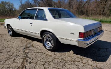 Chevrolet-Malibu-Coupe-1981-6