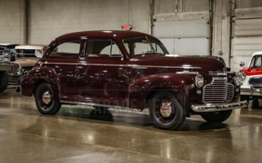 Chevrolet-Master-Deluxe-Berline-1941-Ruby-Maroon-Tan-104121