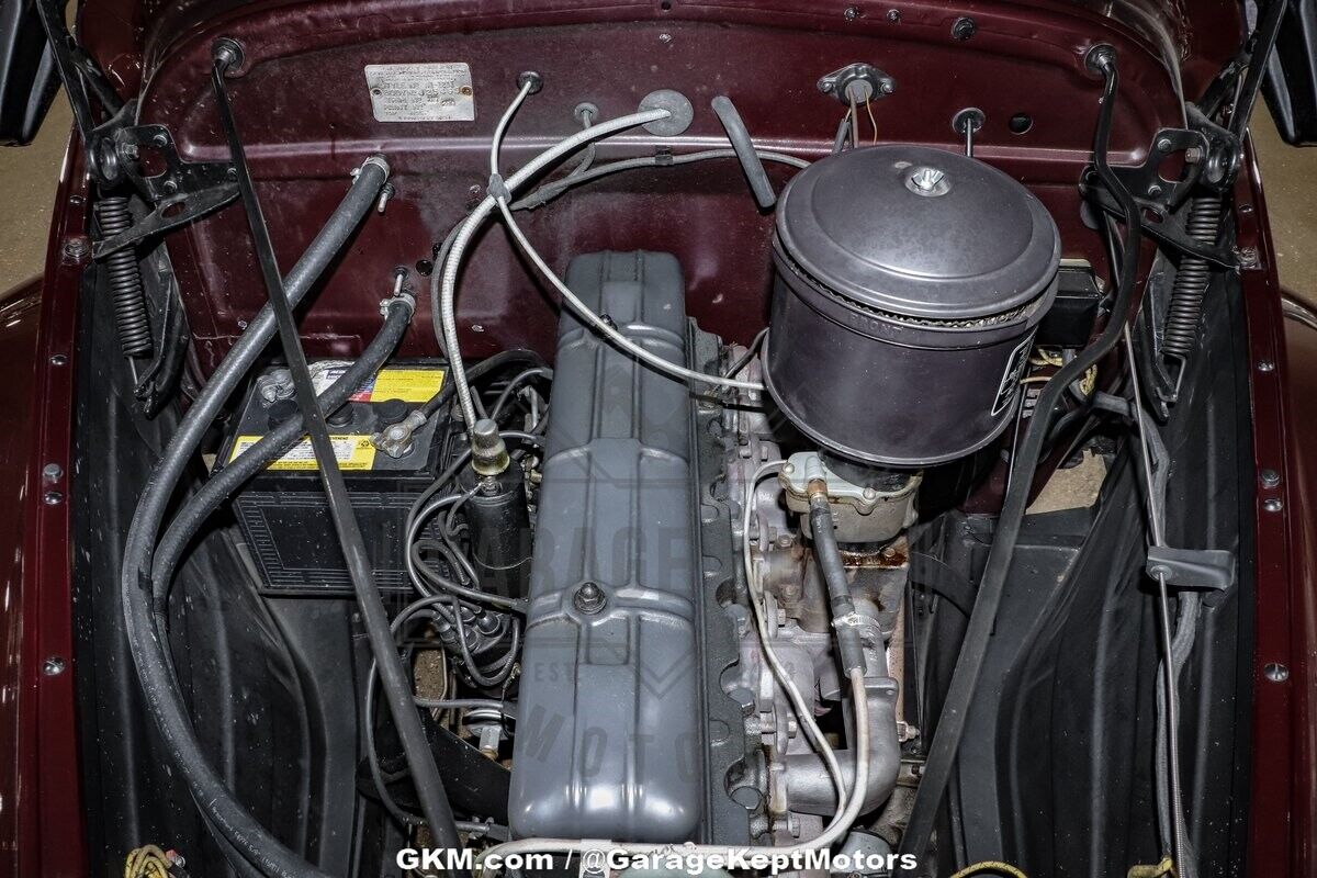 Chevrolet-Master-Deluxe-Berline-1941-Ruby-Maroon-Tan-104121-5