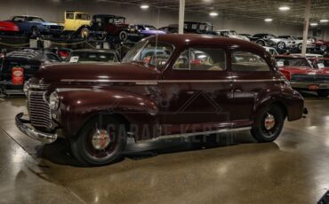 Chevrolet-Master-Deluxe-Berline-1941-Ruby-Maroon-Tan-104121-8