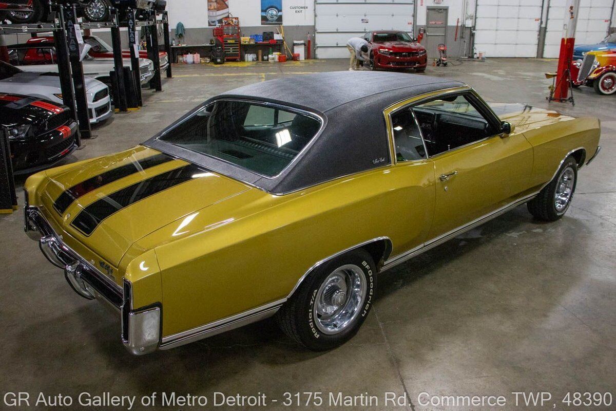 Chevrolet-Monte-Carlo-1970-Gold-Black-56-6