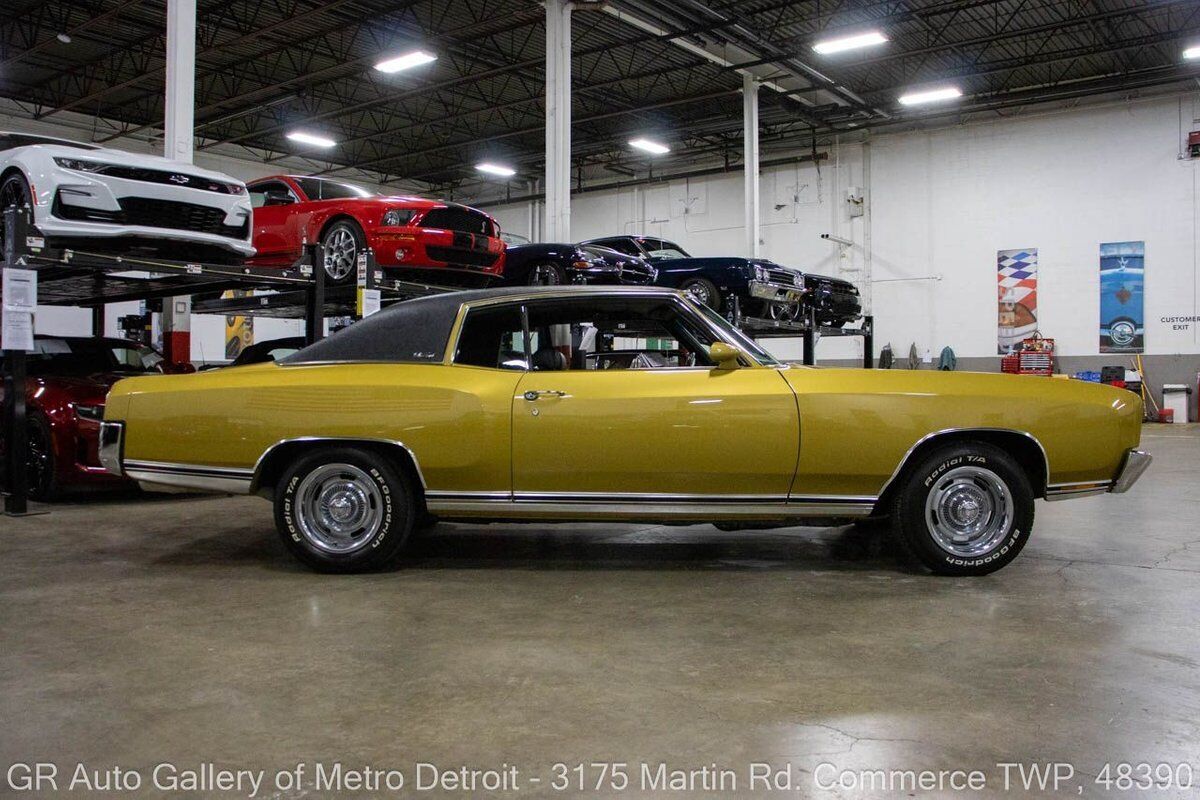 Chevrolet-Monte-Carlo-1970-Gold-Black-56-7