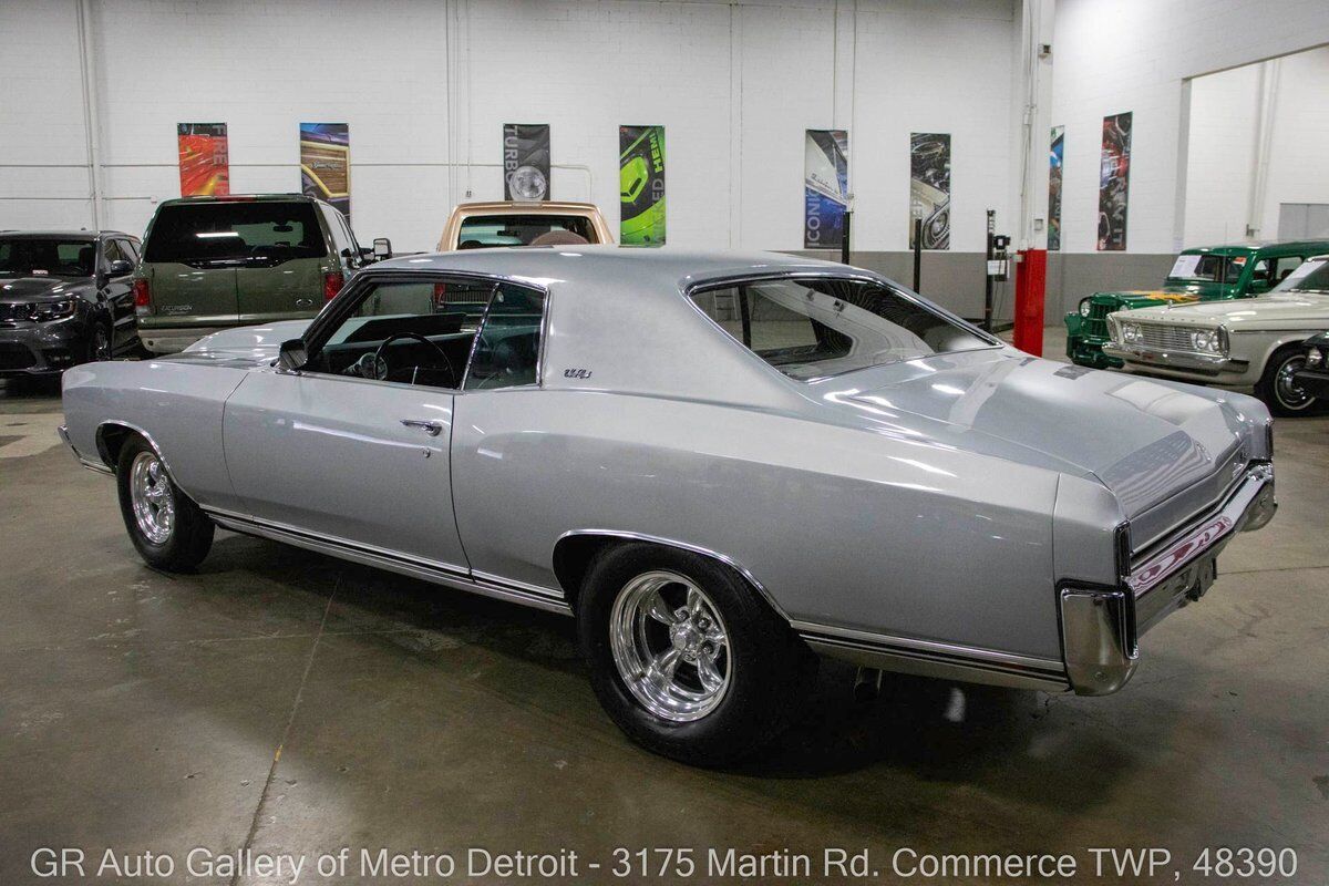 Chevrolet-Monte-Carlo-1970-Silver-Black-48562-3