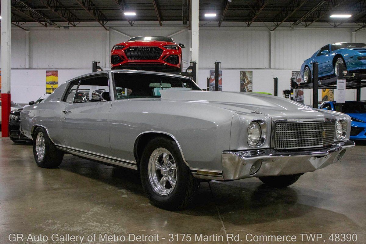 Chevrolet-Monte-Carlo-1970-Silver-Black-48562-9