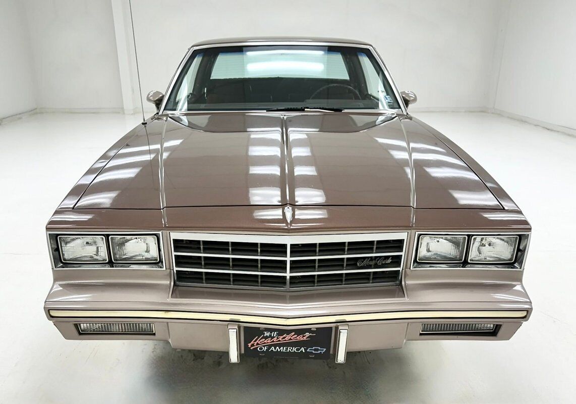 Chevrolet-Monte-Carlo-1984-7