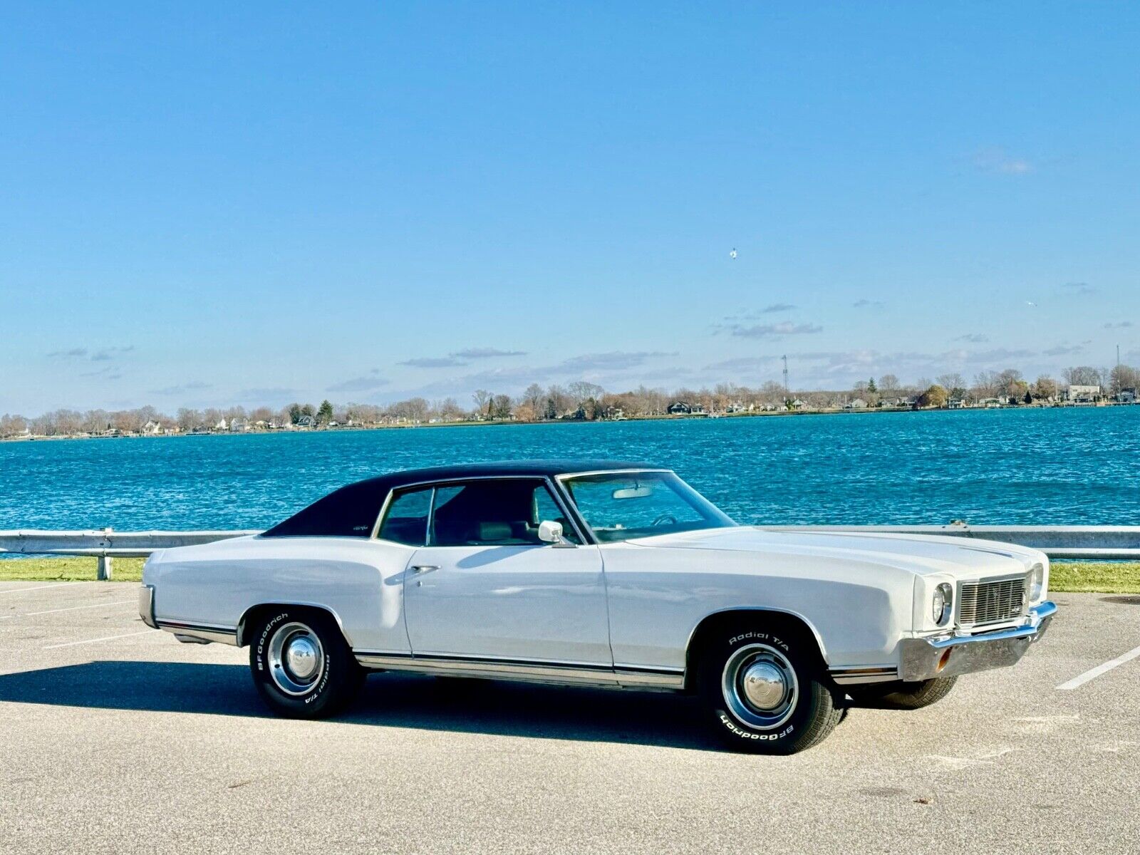 Chevrolet-Monte-Carlo-Coupe-1970-White-Black-128748-1