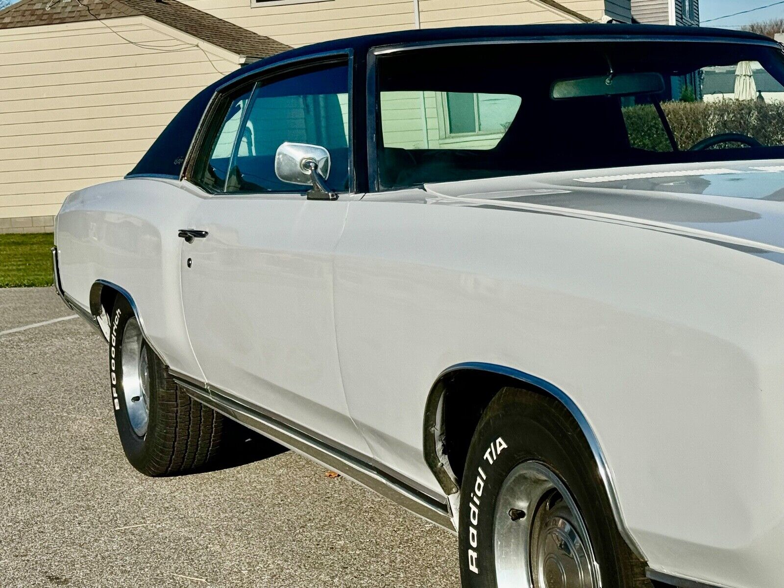 Chevrolet-Monte-Carlo-Coupe-1970-White-Black-128748-15