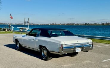 Chevrolet-Monte-Carlo-Coupe-1970-White-Black-128748-2