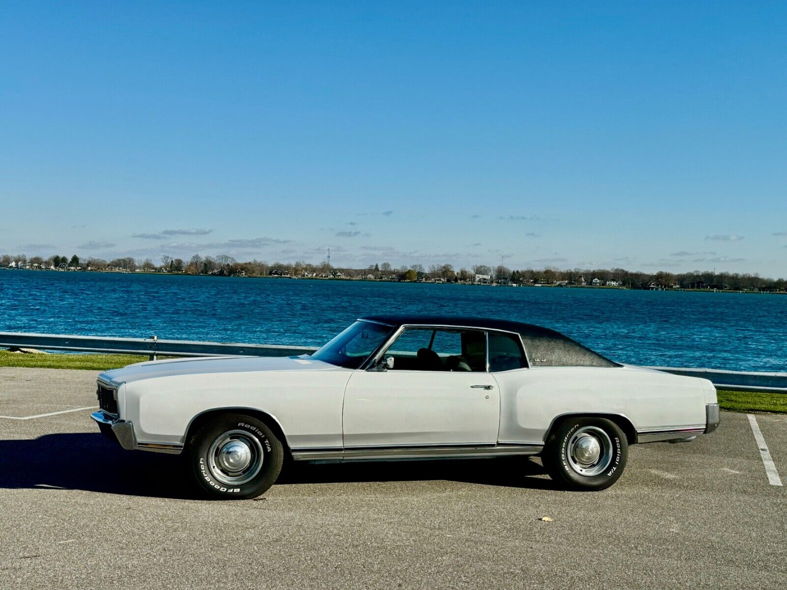 Chevrolet-Monte-Carlo-Coupe-1970-White-Black-128748-5