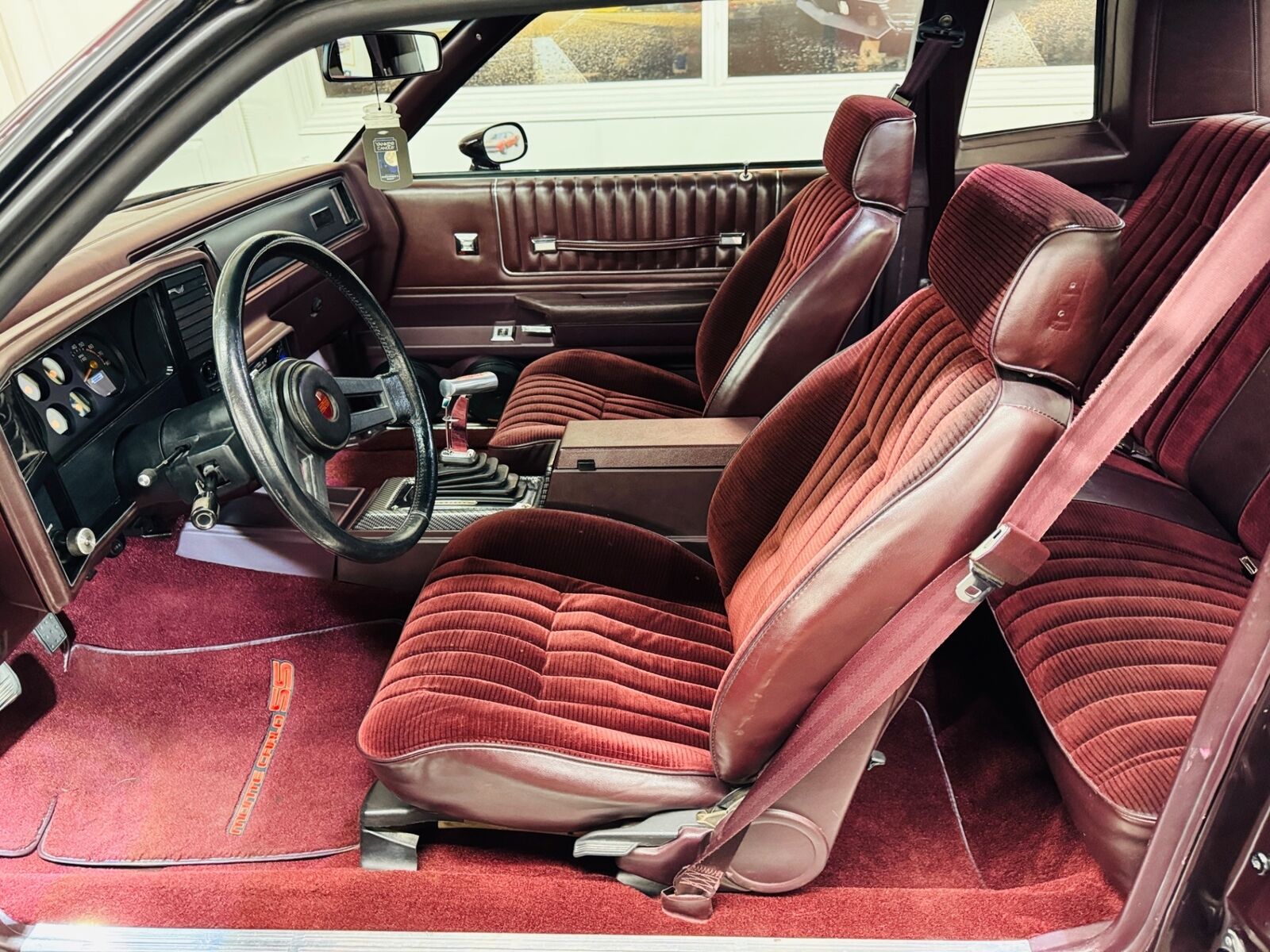 Chevrolet-Monte-Carlo-Coupe-1985-Burgundy-Burgundy-120057-32