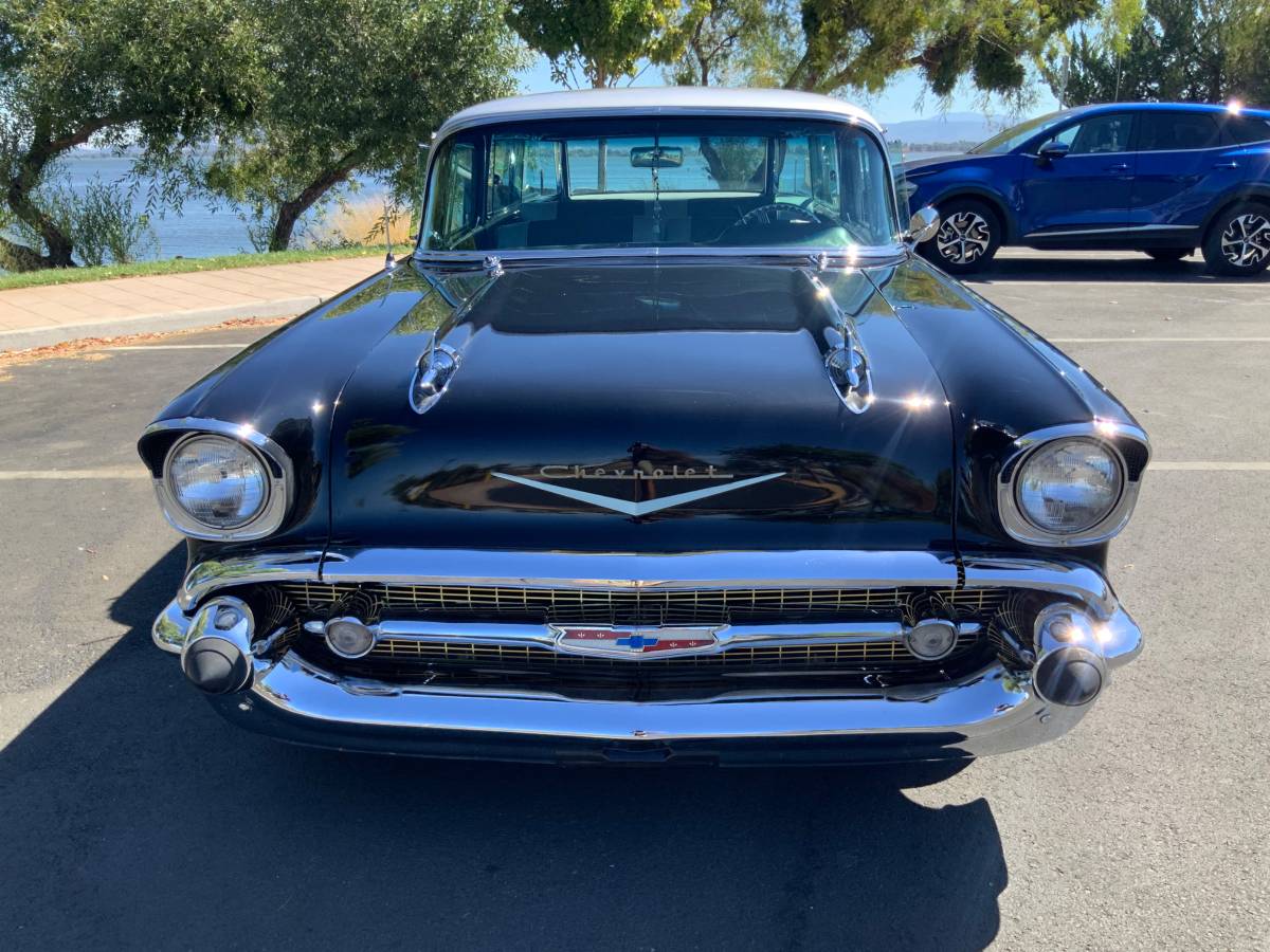 Chevrolet-Nomad-1957-black-4023-1