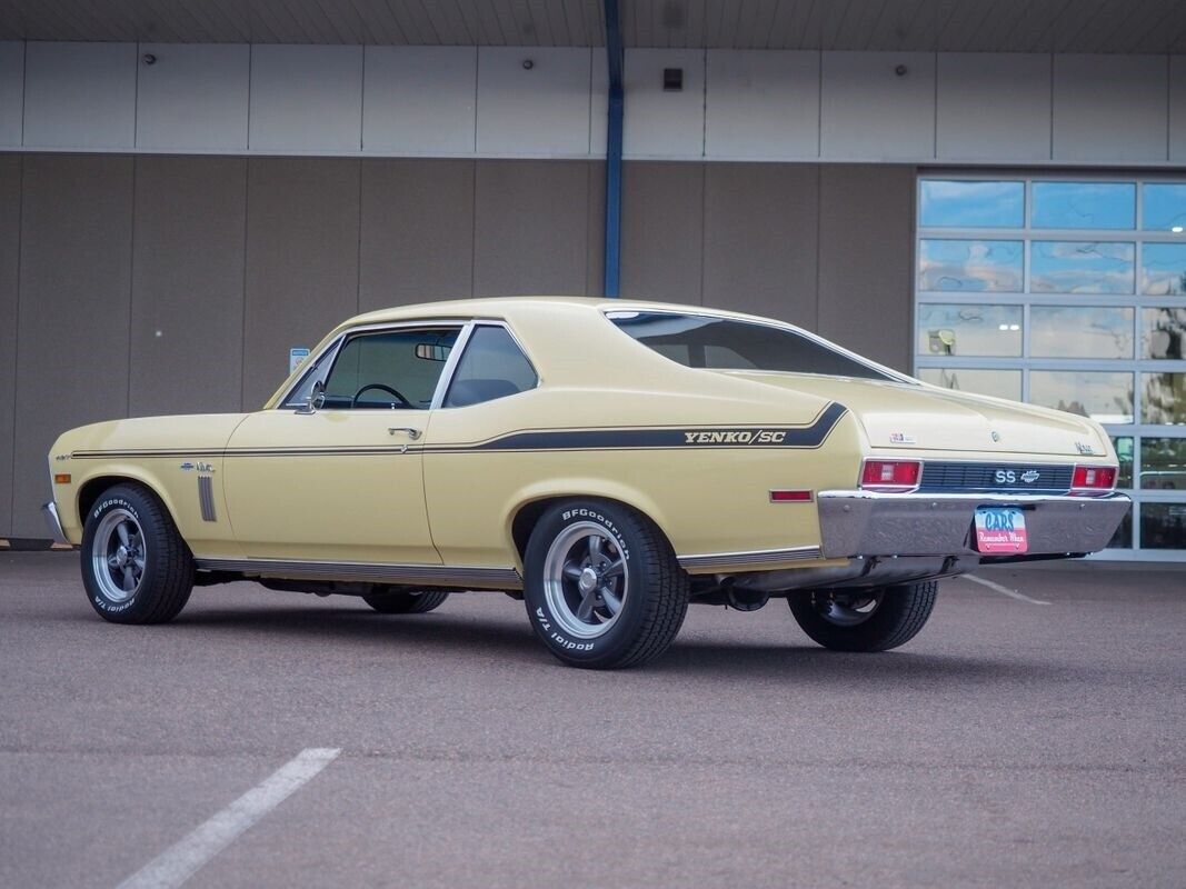 Chevrolet-Nova-1972-Yellow-Black-80594-1