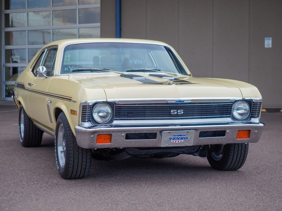 Chevrolet-Nova-1972-Yellow-Black-80594-11