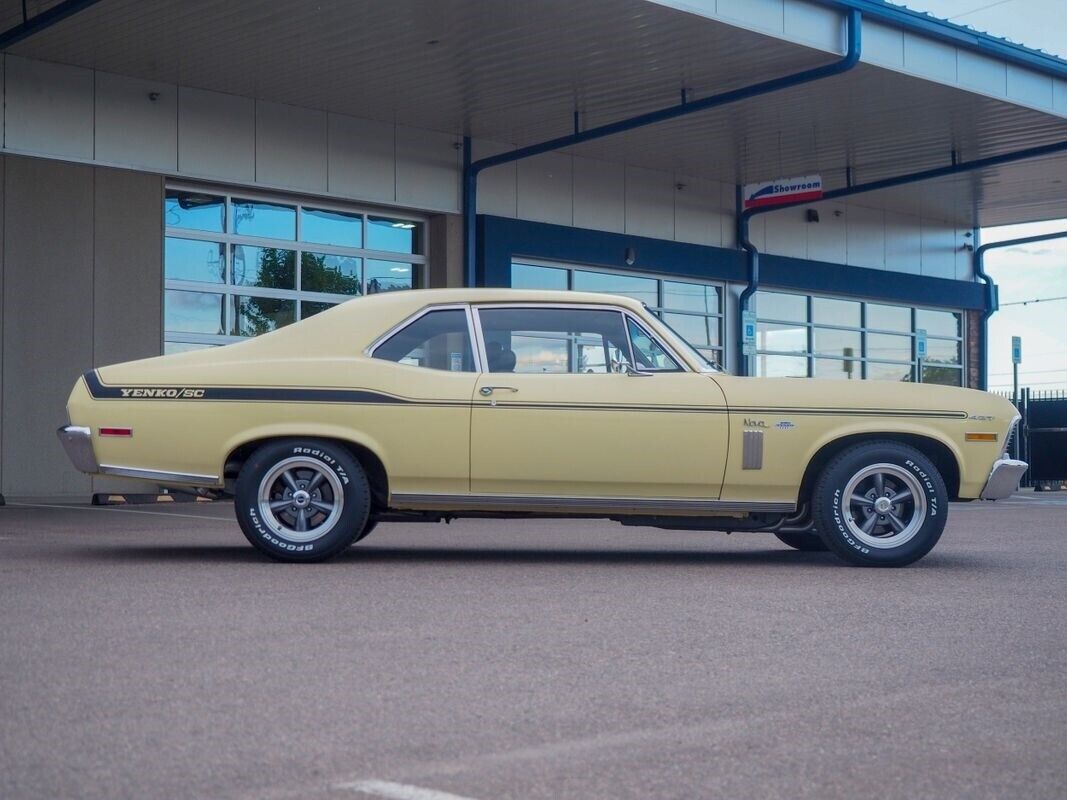 Chevrolet-Nova-1972-Yellow-Black-80594-7