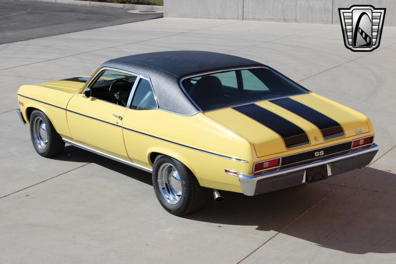 Chevrolet-Nova-Coupe-1972-Yellow-Black-112652-10