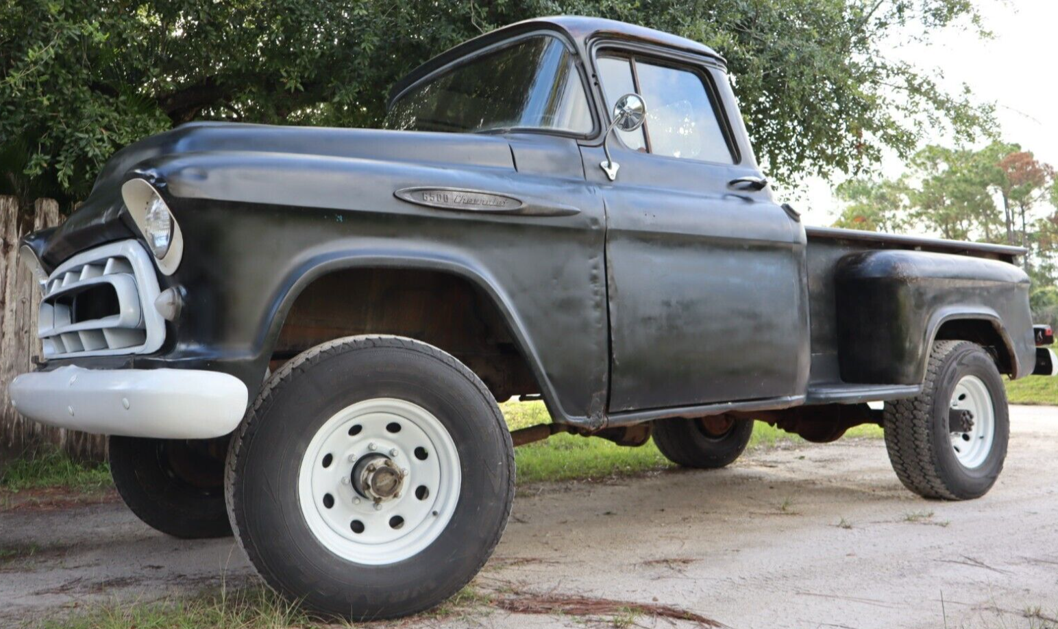 Chevrolet-Other-Pickups-1957-16