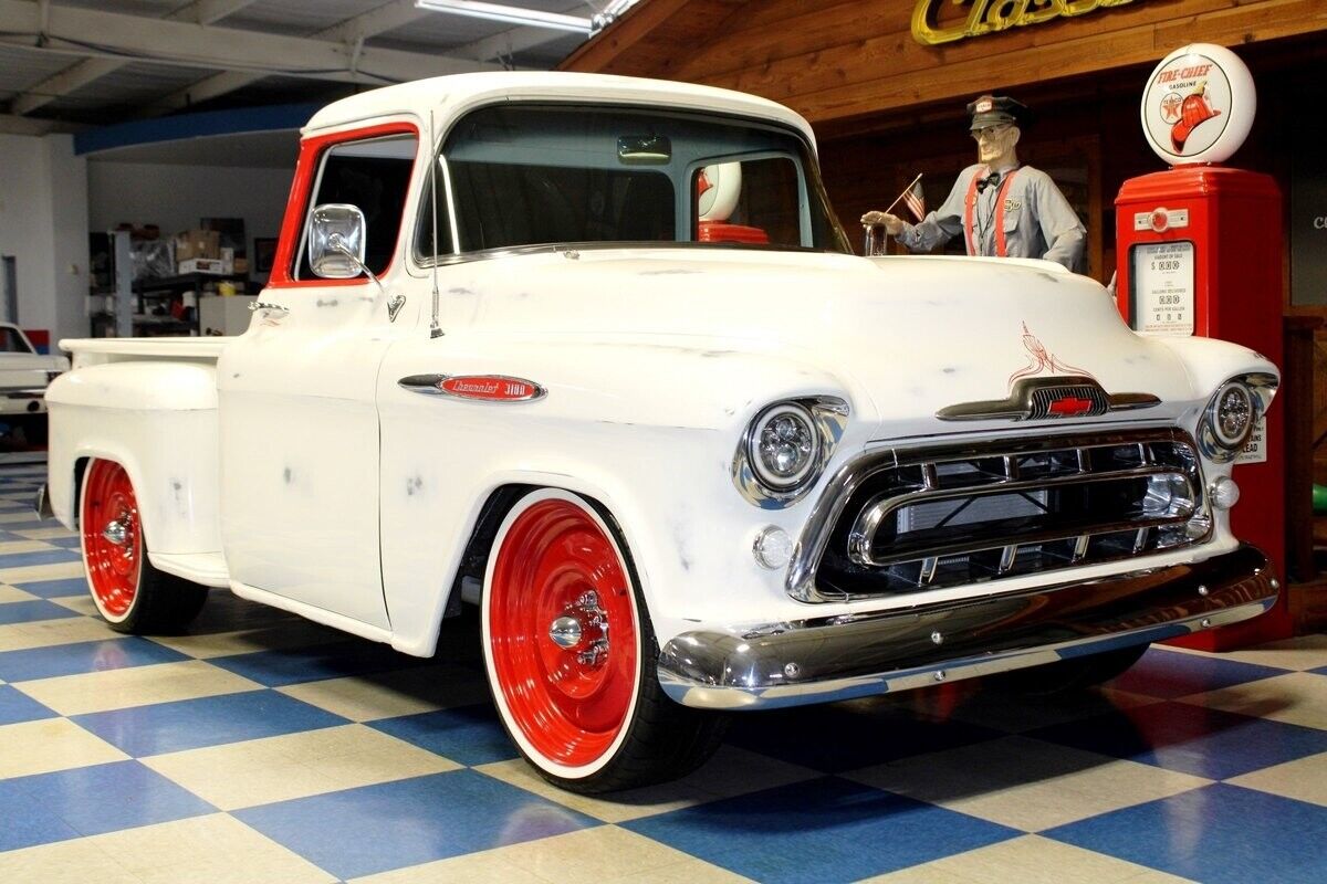 Chevrolet-Other-Pickups-1957-White-Black-0-10