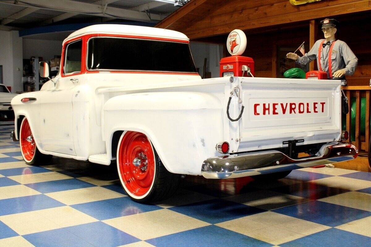 Chevrolet-Other-Pickups-1957-White-Black-0-5