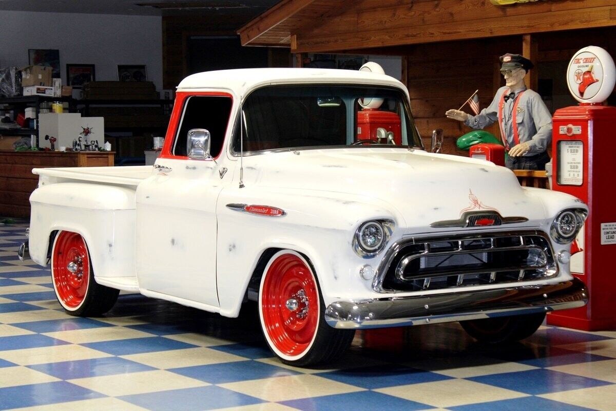 Chevrolet-Other-Pickups-1957-White-Black-0-8