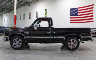 Chevrolet-Other-Pickups-1987-Black-Red-147559-2