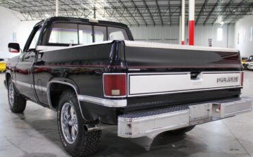 Chevrolet-Other-Pickups-1987-Black-Red-147559-4