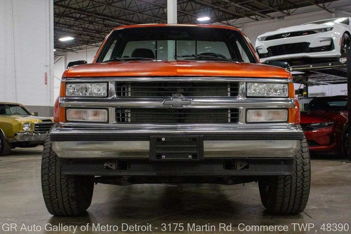 Chevrolet-Other-Pickups-1988-10