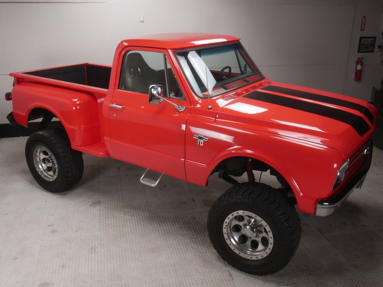 Chevrolet-Other-Pickups-Pickup-1967-Orange-Beige-52389-1