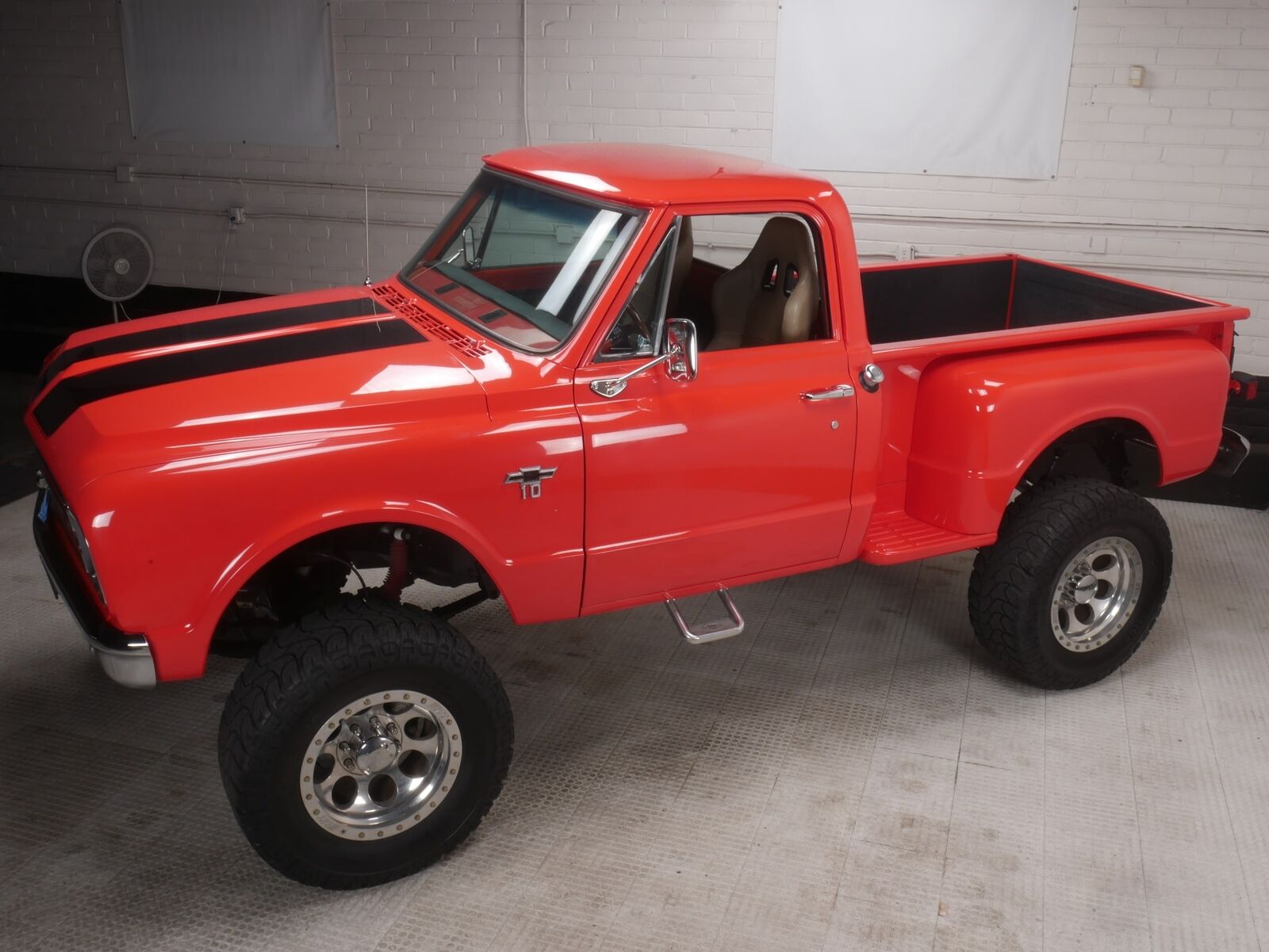 Chevrolet-Other-Pickups-Pickup-1967-Orange-Beige-52389-7