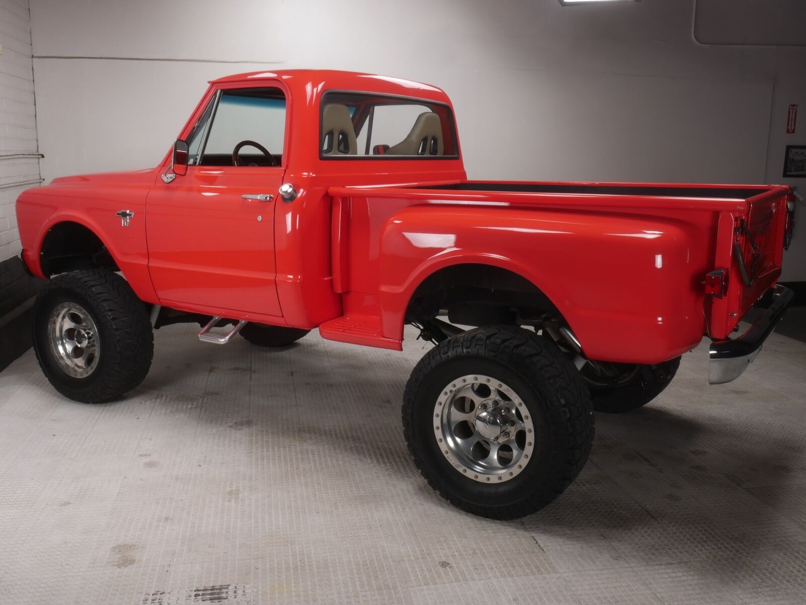 Chevrolet-Other-Pickups-Pickup-1967-Orange-Beige-52389-8