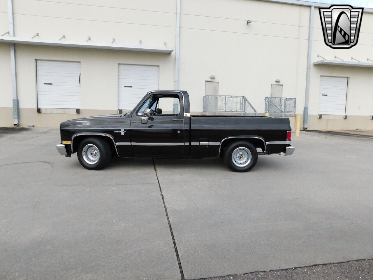 Chevrolet-Other-Pickups-Pickup-1985-Black-Gray-18511-5