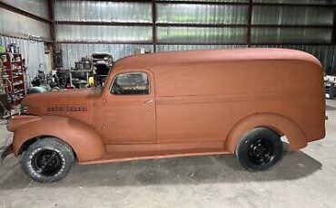 Chevrolet-Panel-1942-Red-160934-5