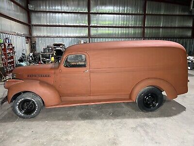 Chevrolet-Panel-1942-Red-160934-5