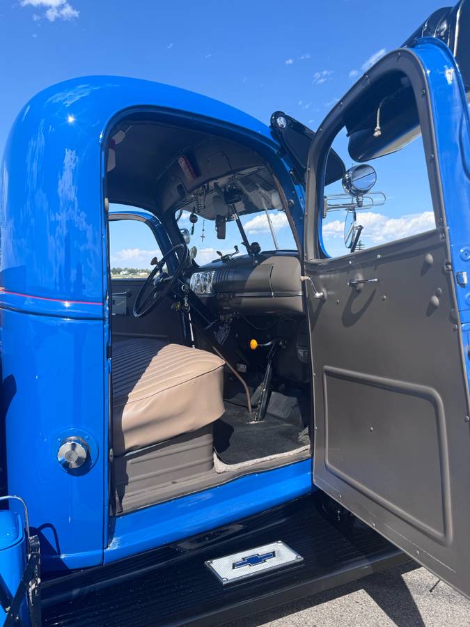 Chevrolet-Pick-up-1946-black-2712-21