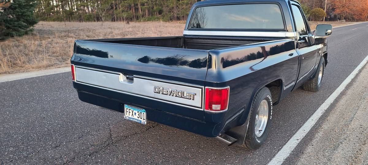 Chevrolet-Pickup-c10-shortbox-1985-blue-105412-3