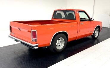 Chevrolet-S-10-Pickup-1986-4