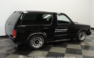 Chevrolet-S-10-SUV-1985-Black-Gray-961-11