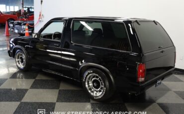 Chevrolet-S-10-SUV-1985-Black-Gray-961-6