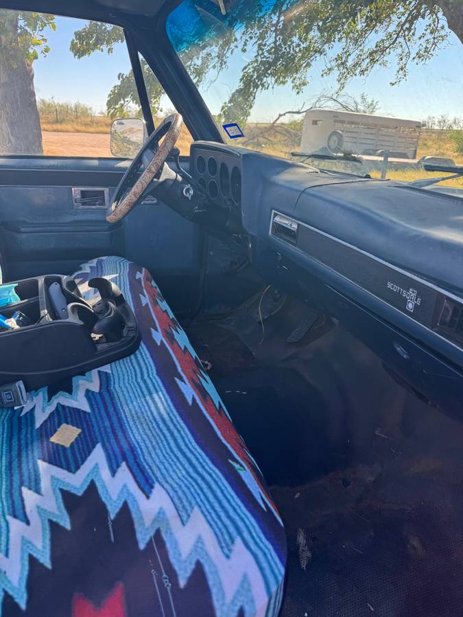 Chevrolet-Scottsdale-1982-blue-88304-7