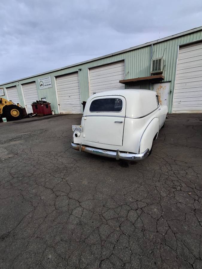 Chevrolet-Sedan-delivery-1951-1