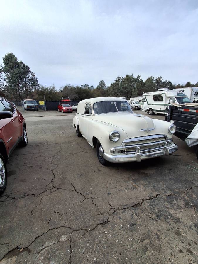 Chevrolet-Sedan-delivery-1951