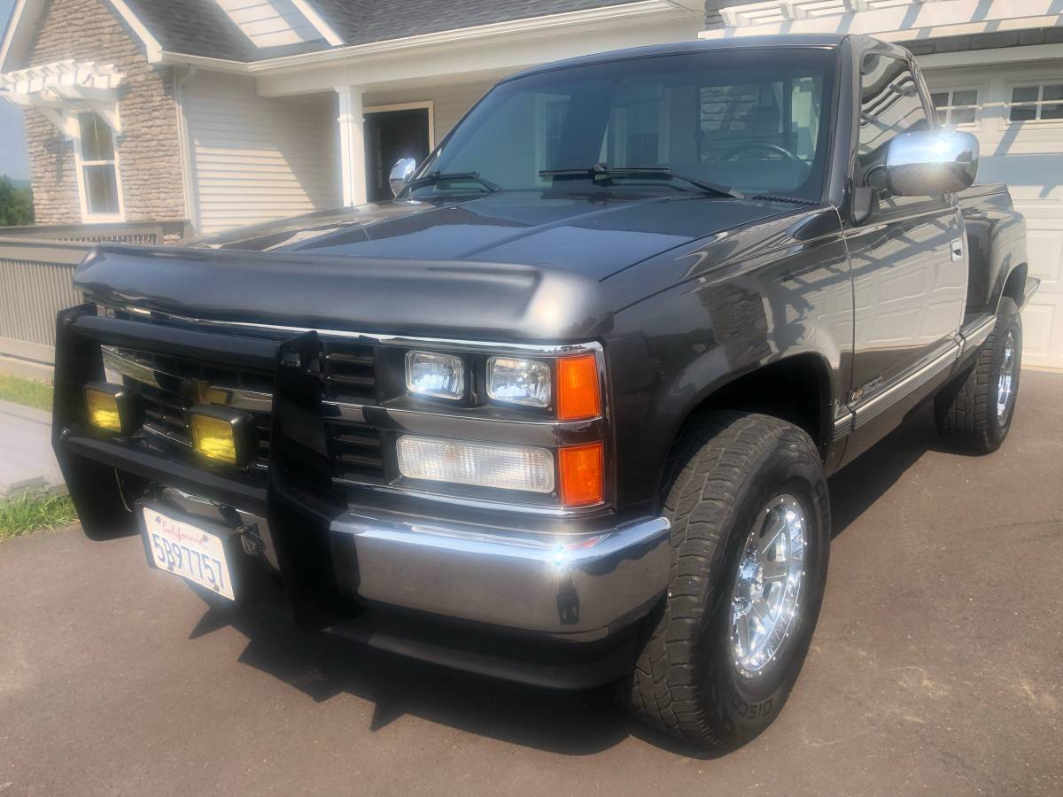 Chevrolet-Silverado-1500-1989-grey-226410-1