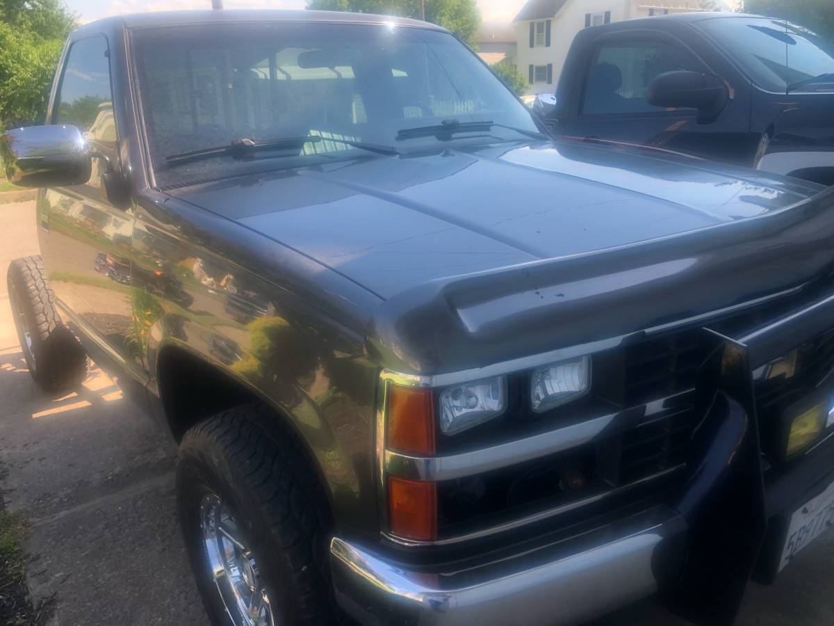 Chevrolet-Silverado-1500-1989-grey-226410-2