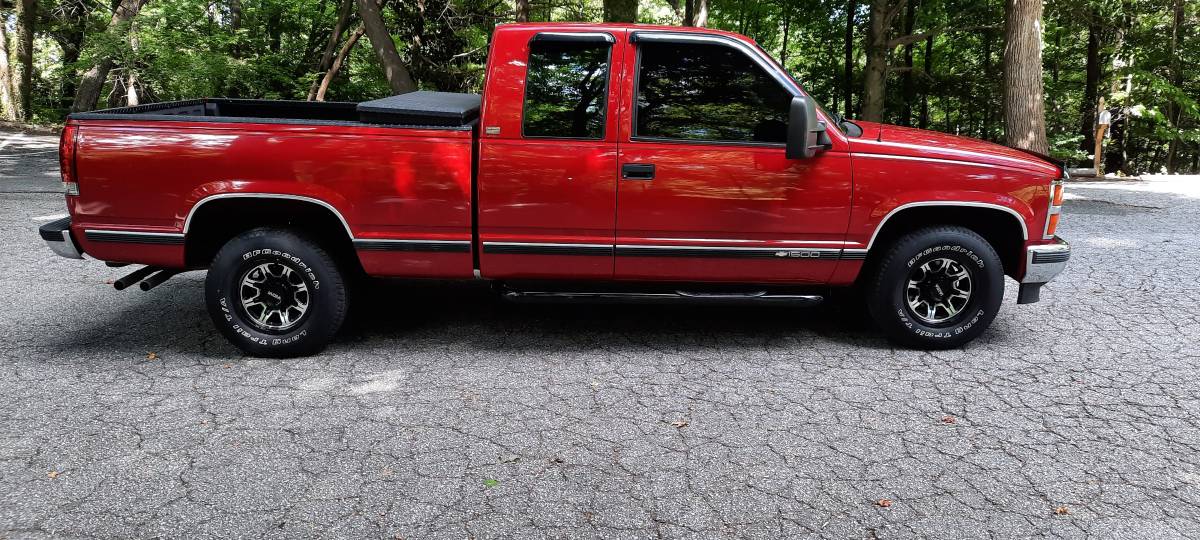 Chevrolet-Silverado-1500-1993-red-425989-1